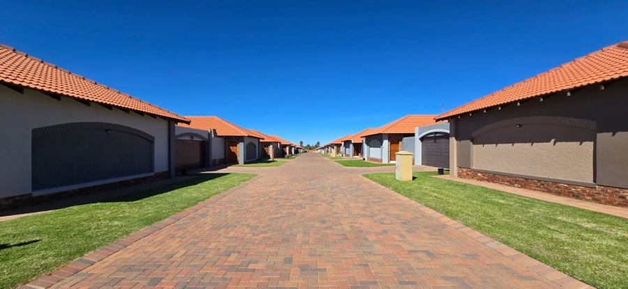 4 Bedroom Property for Sale in Flamwood North West